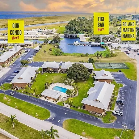 Lakeview Fresh And New Bass N Sun King Bed Pool